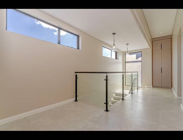 4 BEDROOM FREEHOLD FOR SALE IN OLIFANTSFONTEIN